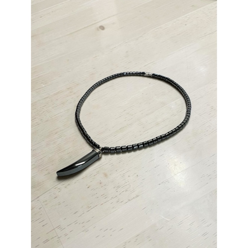 Hematite Tusk Pendant Necklace 18in Black Silver Tone Beaded‎ Horn
